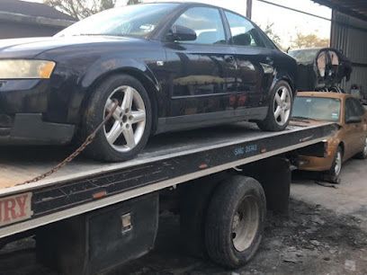 Laras Junk Cars- Cash For Junk Cars in Dallas TX- We Buy Junk Cars in Dallas TX- Compra de Autos para Junkers en Dallas TX, Dallas, Texas